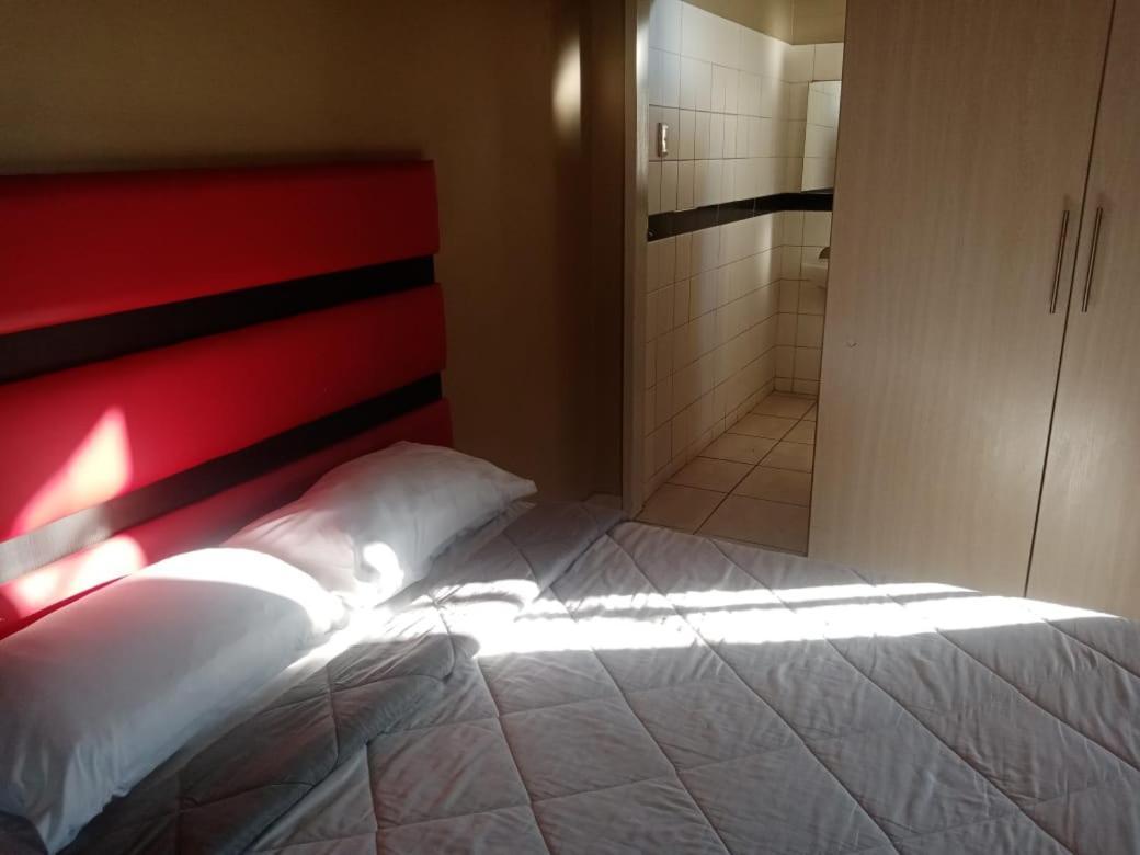 Ebony Guest House Преторія Екстер'єр фото