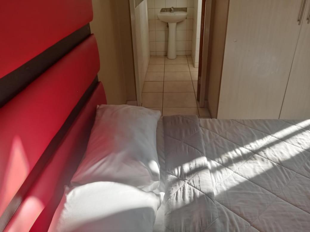 Ebony Guest House Преторія Екстер'єр фото