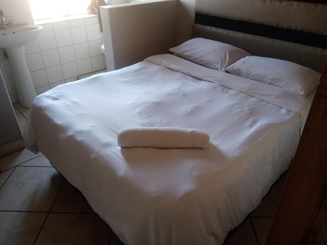 Ebony Guest House Преторія Екстер'єр фото