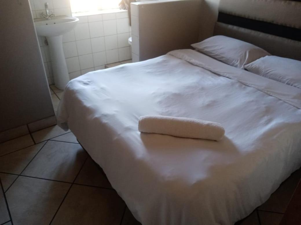 Ebony Guest House Преторія Екстер'єр фото